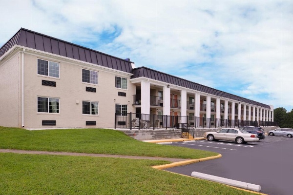 Americas Best Value Inn - Richmond South image 14