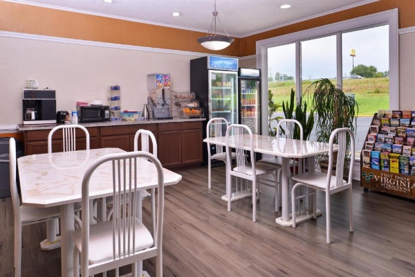 Americas Best Value Inn - Richmond South image 18