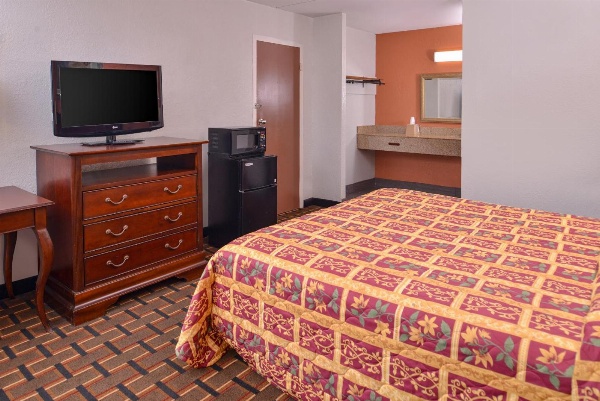 Americas Best Value Inn - Richmond South image 2