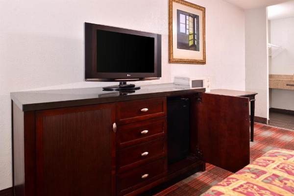 Americas Best Value Inn - Richmond South image 20