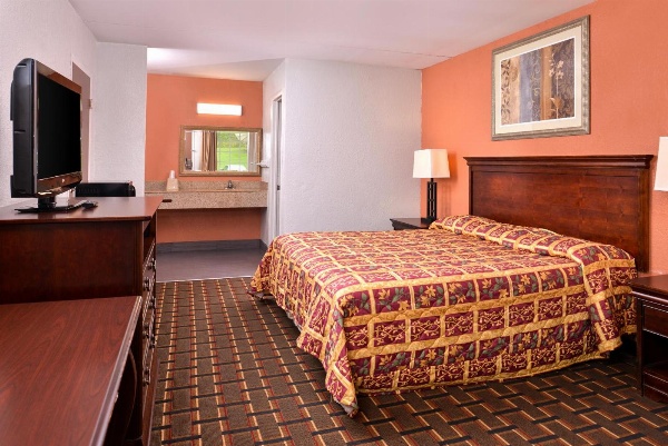 Americas Best Value Inn - Richmond South image 3