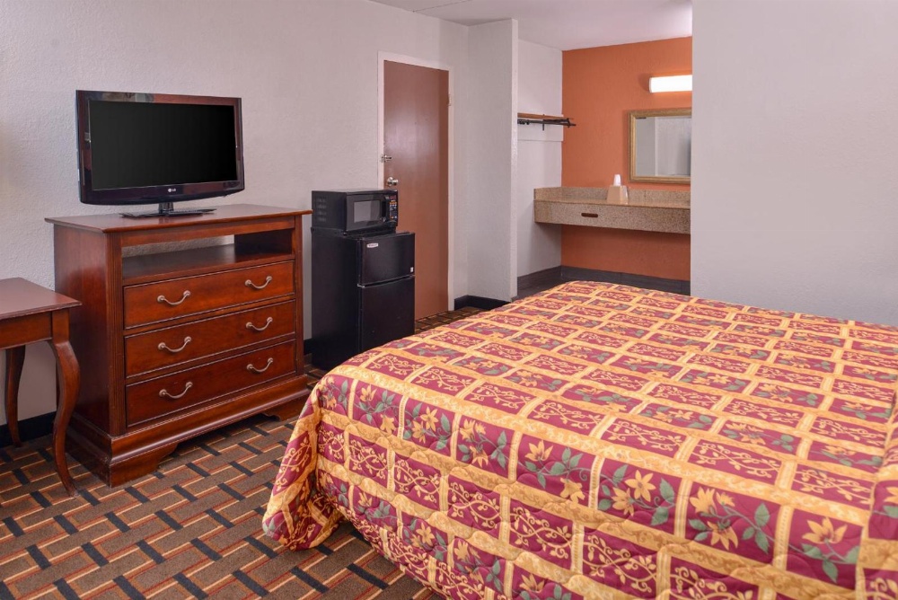 Americas Best Value Inn - Richmond South Main image